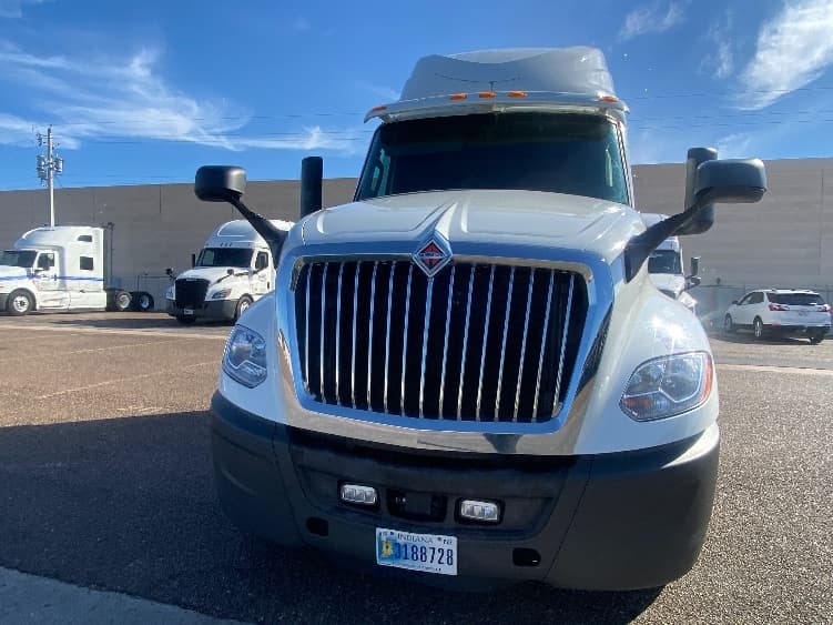 2022 International LT in San Antonio, TX — photo 2