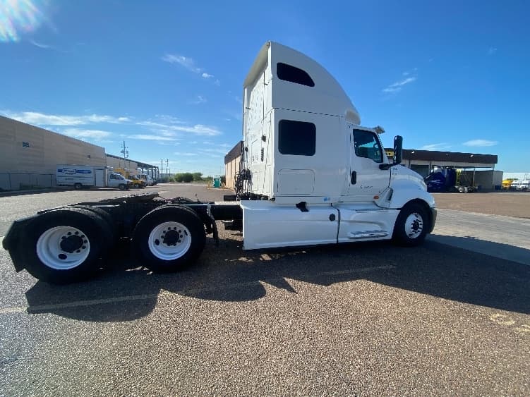 2022 International LT in San Antonio, TX — photo 7
