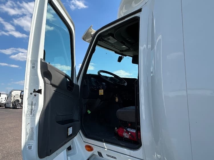 2022 International LT in San Antonio, TX — photo 8
