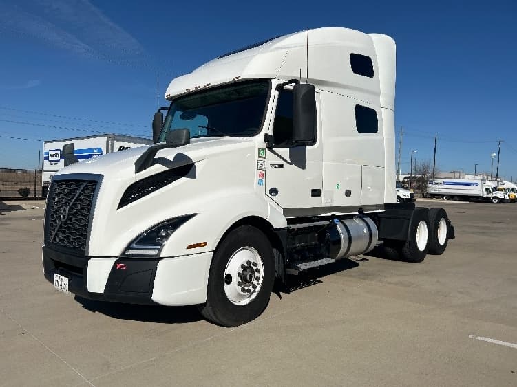 2023 Volvo VNL 760 in El Paso, TX — photo 3