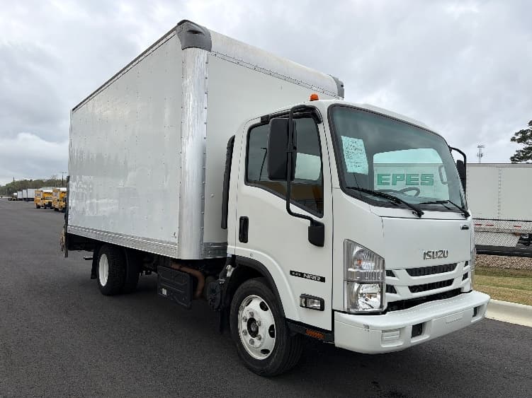 2022 Isuzu NRR