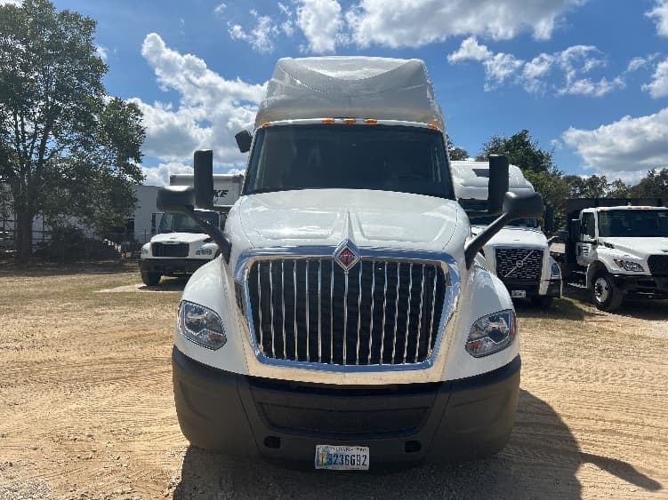 2022 International LT in Pensacola, FL — photo 2
