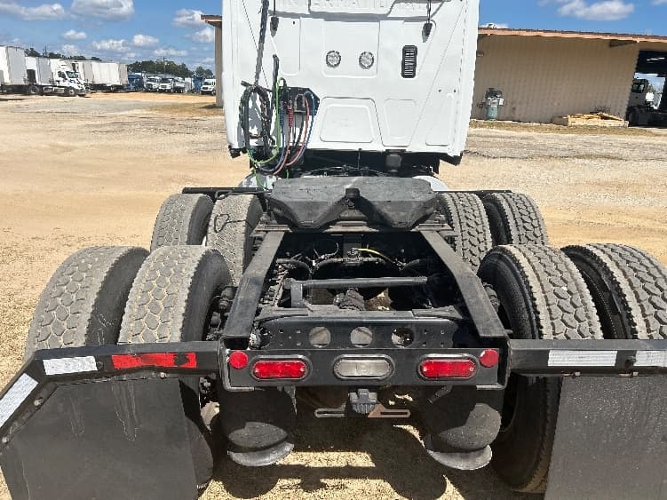 2022 International LT in Pensacola, FL — photo 6