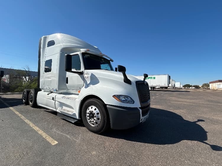 2022 International LT