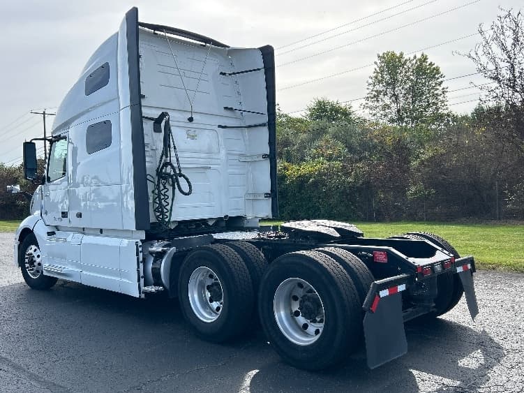 2022 Volvo VNL 760 in White Deer, PA — photo 5