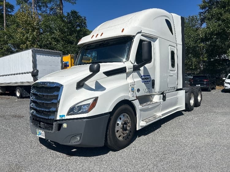 2022 Freightliner Cascadia in Tallahassee, FL — photo 3