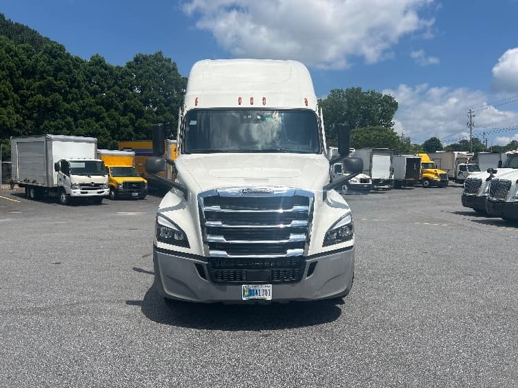 2022 Freightliner Cascadia in Atlanta (Forest Park), GA — photo 2