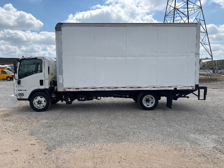 2022 Isuzu NRR in Katy, TX — photo 4
