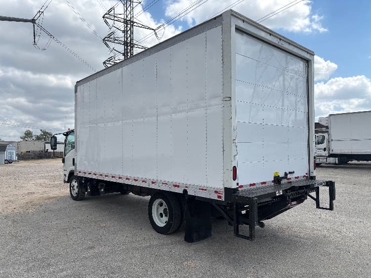 2022 Isuzu NRR in Katy, TX — photo 6