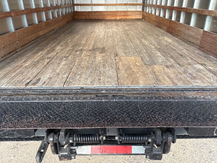 2022 Isuzu NRR in Dallas, TX — photo 10