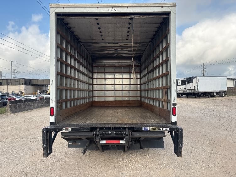 2022 Isuzu NRR in Dallas, TX — photo 8