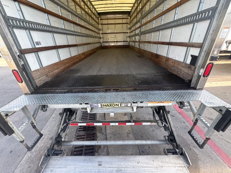 2022 Freightliner M2 106 in Carrollton, TX — photo 10