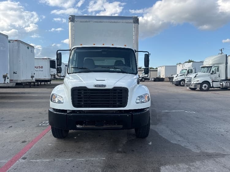2022 Freightliner M2 106 in Carrollton, TX — photo 2