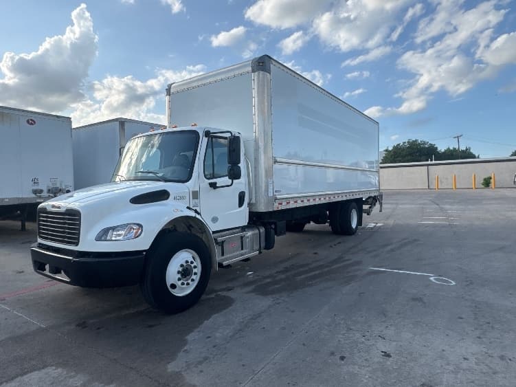 2022 Freightliner M2 106 in Carrollton, TX — photo 3