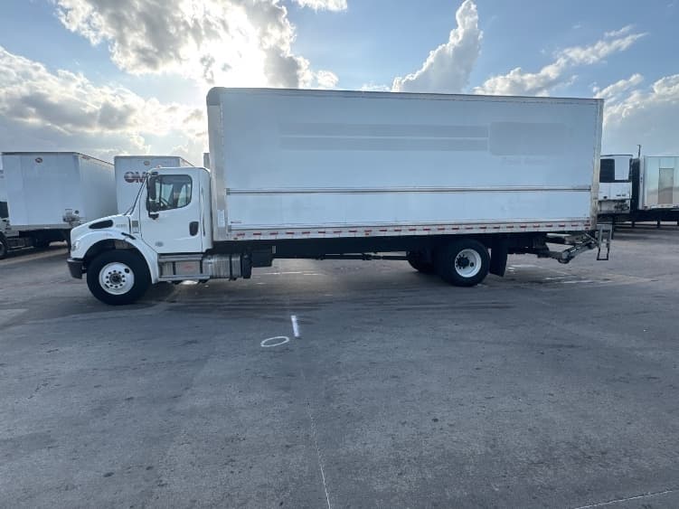 2022 Freightliner M2 106 in Carrollton, TX — photo 4