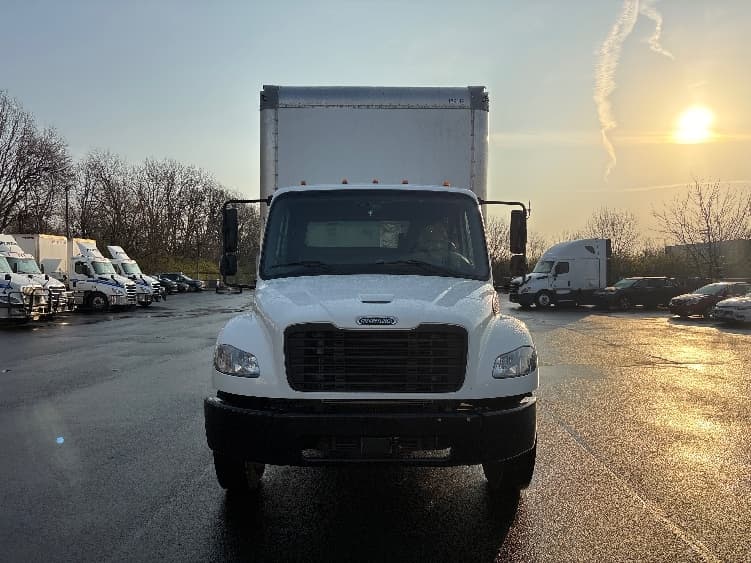 2022 Freightliner M2 106 in Indianapolis, IN — photo 2
