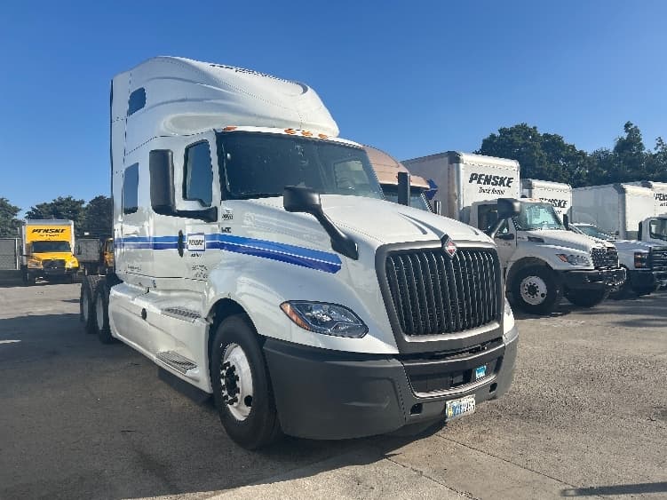 2023 International LT