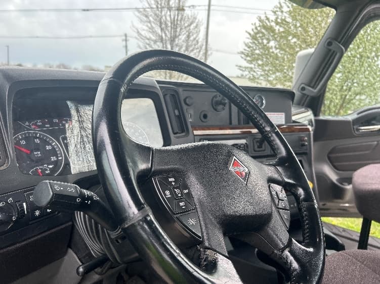 2020 International LT in Lansing, MI — photo 10