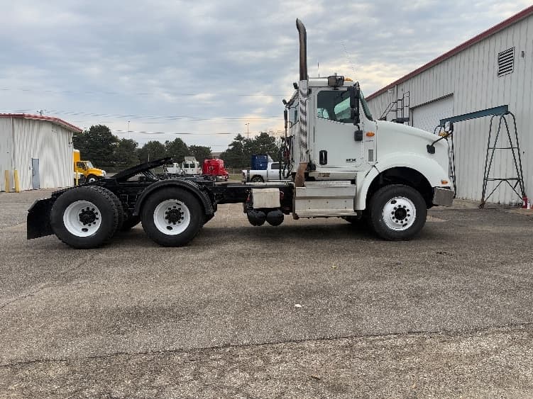 2021 International HX in Lansing, MI — photo 8