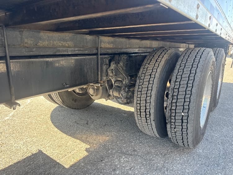 2025 Volvo VNR 640 in Omaha, NE — photo 5