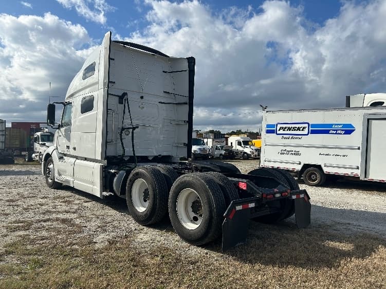 2023 Volvo VNL 760 in Garden City, GA — photo 5