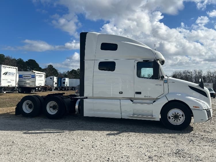 2023 Volvo VNL 760 in Garden City, GA — photo 8