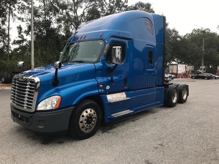 2017 Freightliner Cascadia in Jacksonville, FL — photo 3