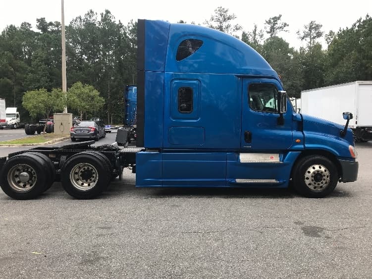 2017 Freightliner Cascadia in Jacksonville, FL — photo 8