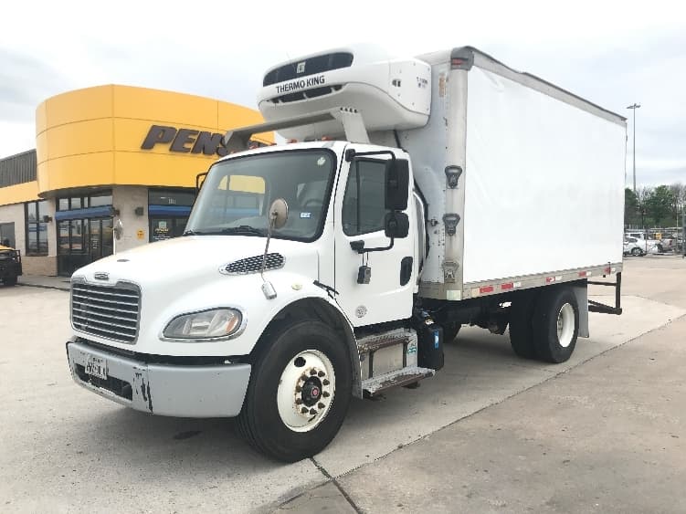 2016 Freightliner M2 106 in Houston, TX — photo 3