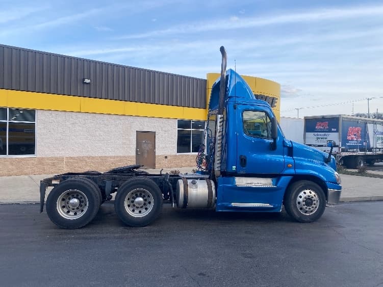 2017 Freightliner Cascadia in Youngstown, OH — photo 8