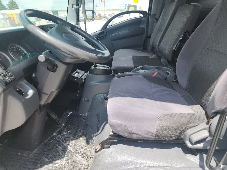 2014 Isuzu NQR in Sturtevant, WI — photo 10