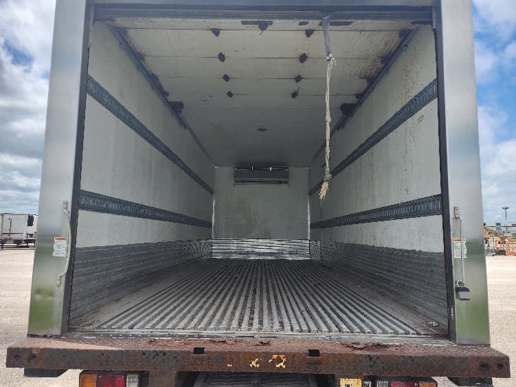 2014 Isuzu NQR in Sturtevant, WI — photo 8