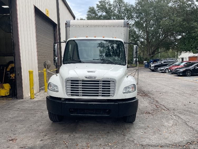 2014 Freightliner M2 106 in Jacksonville, FL — photo 2