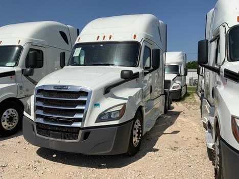 2020 Freightliner Cascadia in Rockwall, TX — photo 3