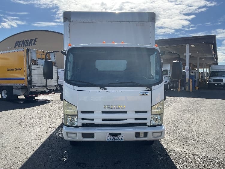 2014 Isuzu NQR in Tacoma, WA — photo 2