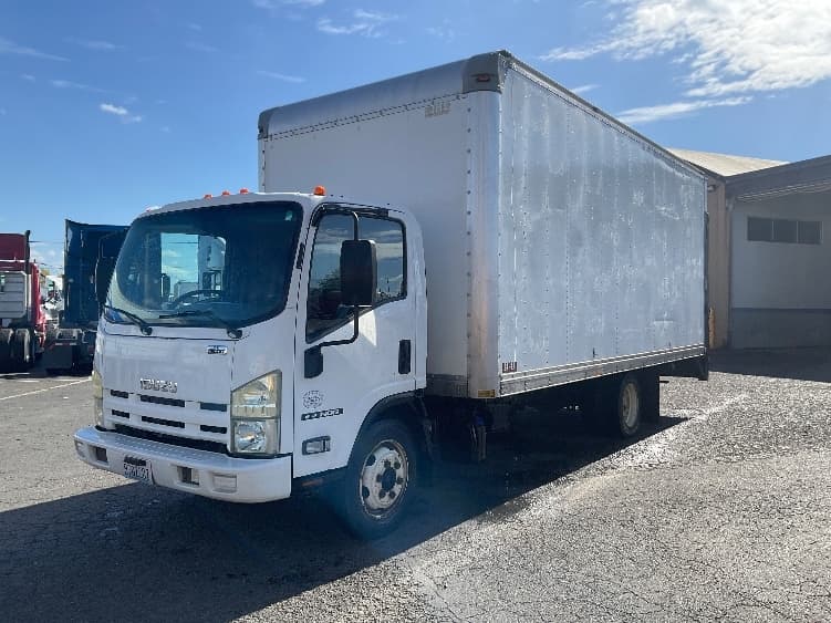2014 Isuzu NQR in Tacoma, WA — photo 3