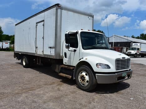 2011 Freightliner M2 106