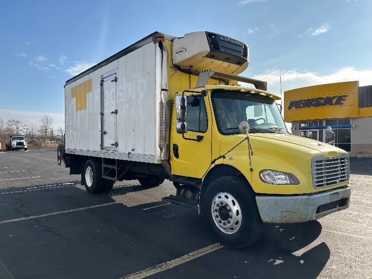 2006 Freightliner M2 106