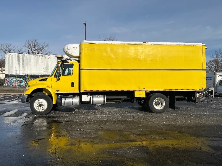 2016 International 4300 in Chicopee, MA — photo 4
