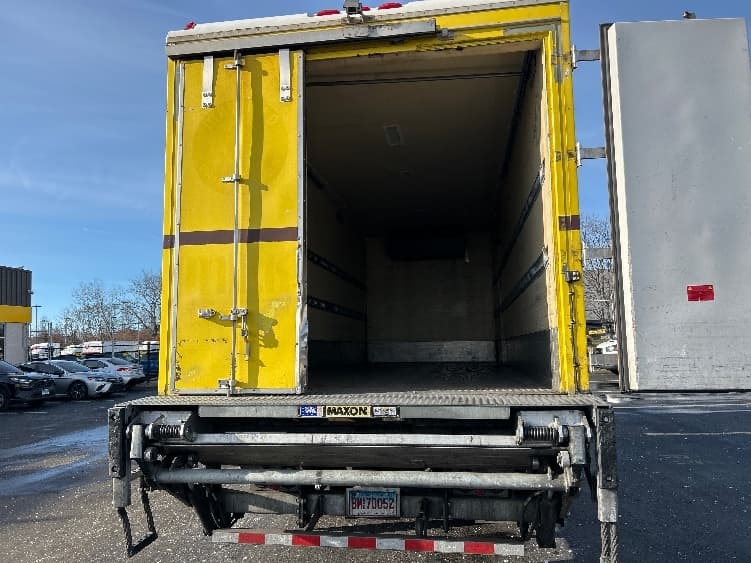2016 International 4300 in Chicopee, MA — photo 8