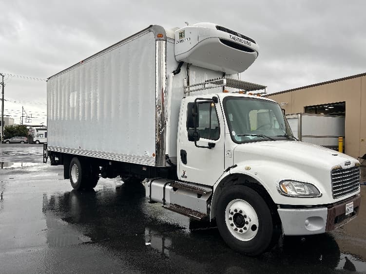 2012 Freightliner M2 106