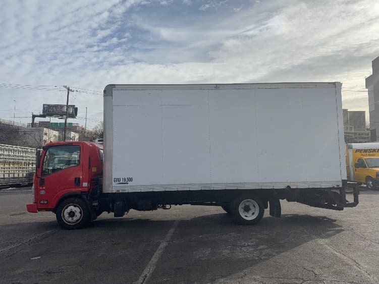 2015 Isuzu NQR in North Bergen, NJ — photo 4