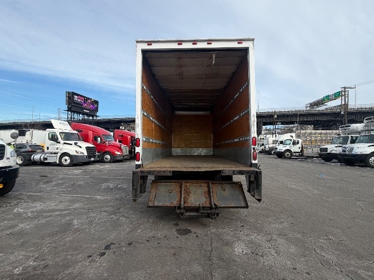 2015 Isuzu NQR in North Bergen, NJ — photo 9