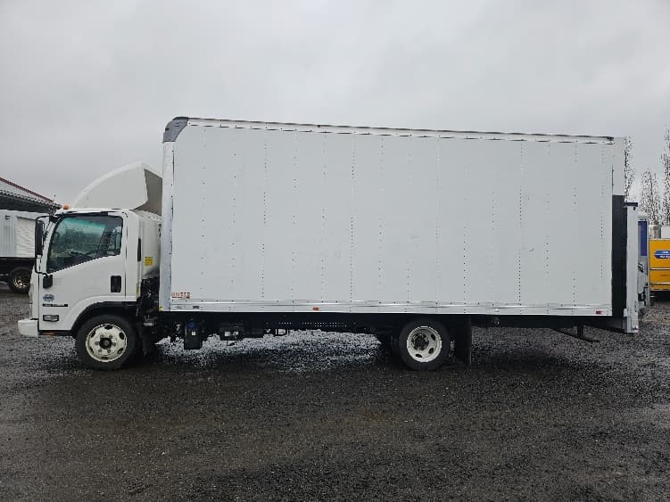 2019 Isuzu NRR in Tumwater, WA — photo 4