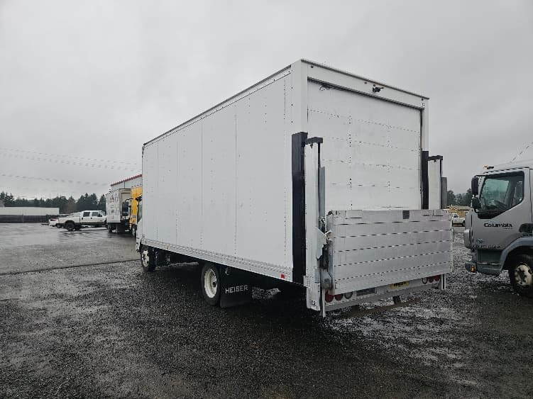 2019 Isuzu NRR in Tumwater, WA — photo 6