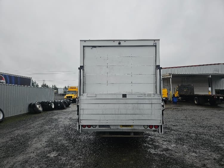 2019 Isuzu NRR in Tumwater, WA — photo 7