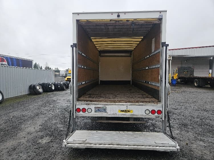 2019 Isuzu NRR in Tumwater, WA — photo 8