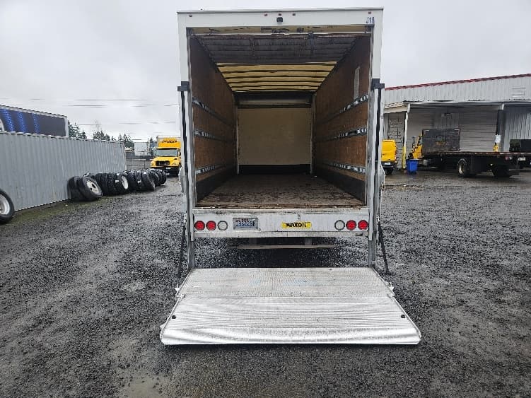 2019 Isuzu NRR in Tumwater, WA — photo 9