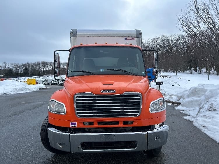 2016 Freightliner M2 106 in Fitchburg, MA — photo 2
