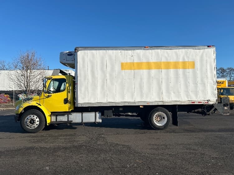 2006 Freightliner M2 106 in Chicopee, MA — photo 4